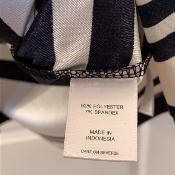 New York and Company stretch striped Jersey Knit Blouse—SZ. Small - Picture 4 of 7